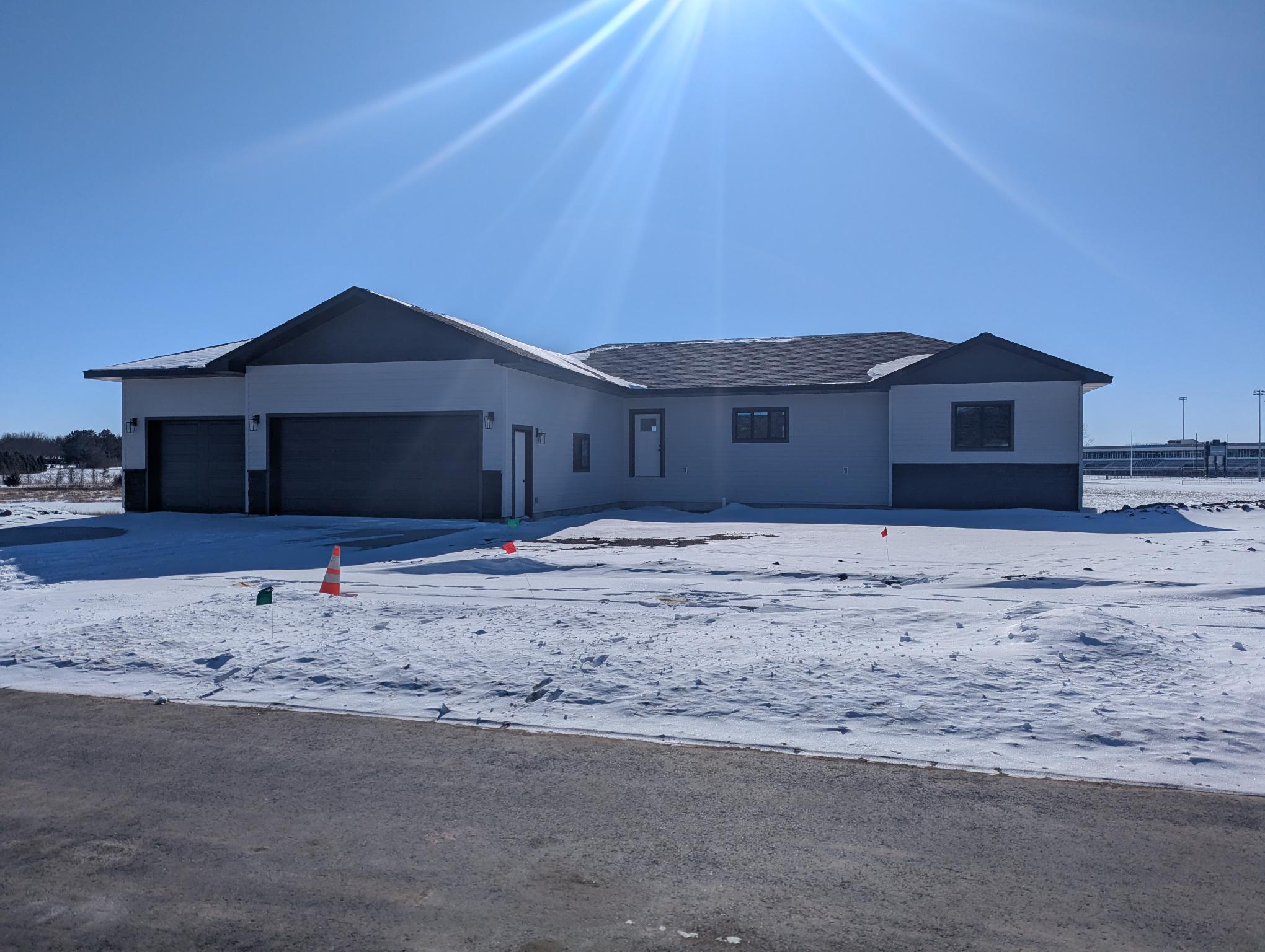 Quality Spec #70 – FOR SALE! Located on lot near DSU campus in Madison, SD